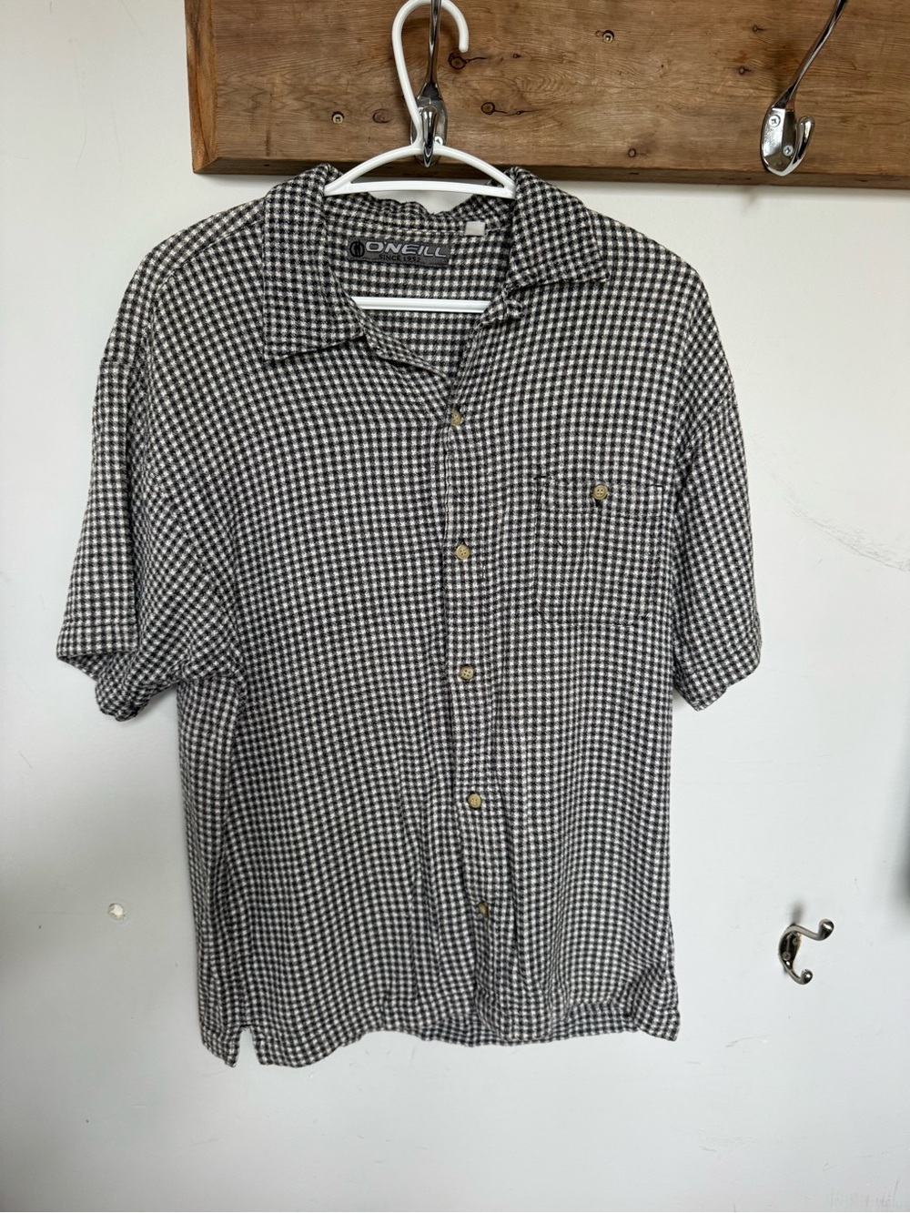 O'Neill Men's Black and White Check Short-Sleeve Button Shirt